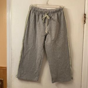 I Active light gray drawstring capri sweatpants